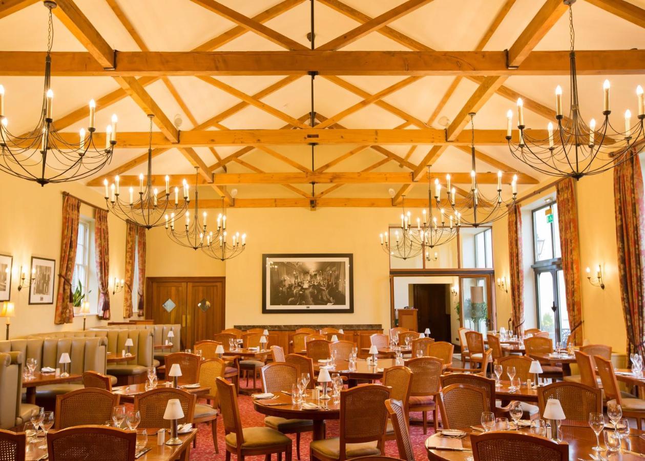 Luton Hoo Hotel, Golf And Spa Dış mekan fotoğraf The dining room at the Royal Hotel