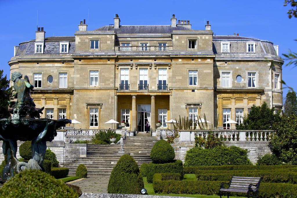 Luton Hoo Hotel, Golf And Spa Dış mekan fotoğraf The main façade of the Royal United Hospital
