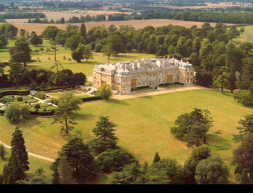 Luton Hoo Hotel, Golf And Spa Dış mekan fotoğraf The former home of the 1st Baron Caldecote, Caldecote Hall, Cambridgeshire