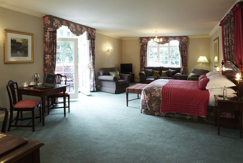Luton Hoo Hotel, Golf And Spa Dış mekan fotoğraf A suite at the hotel