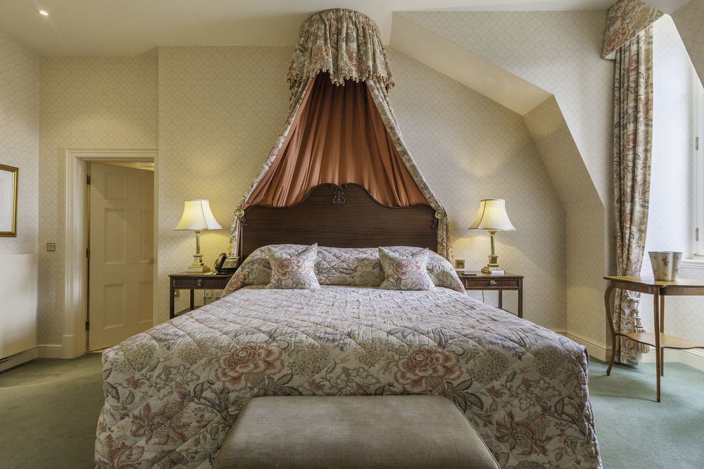 Luton Hoo Hotel, Golf And Spa Dış mekan fotoğraf A bedroom at the hotel