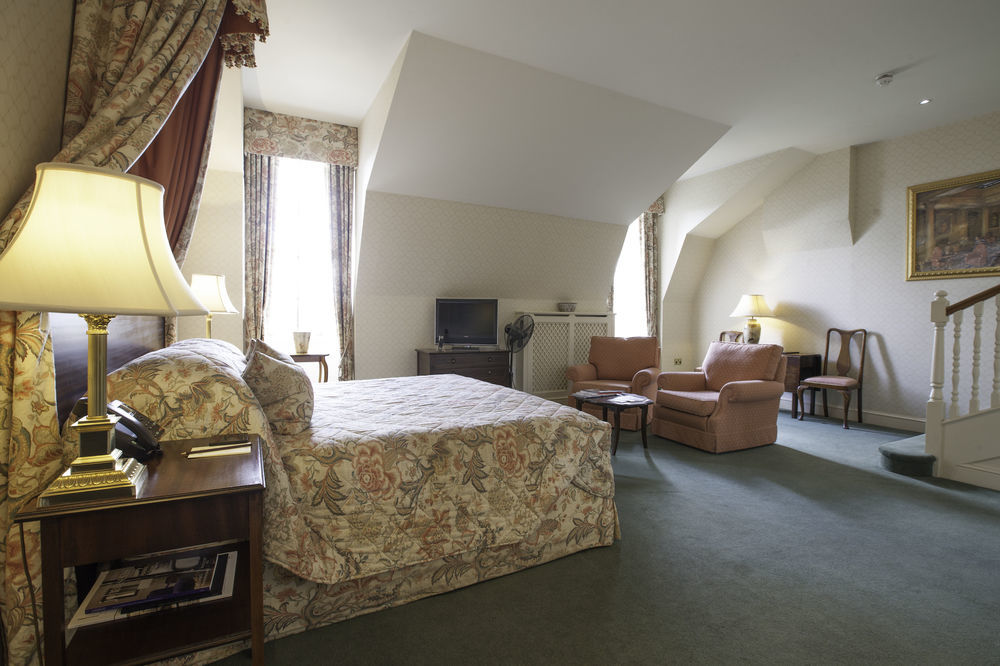 Luton Hoo Hotel, Golf And Spa Dış mekan fotoğraf A room at the hotel
